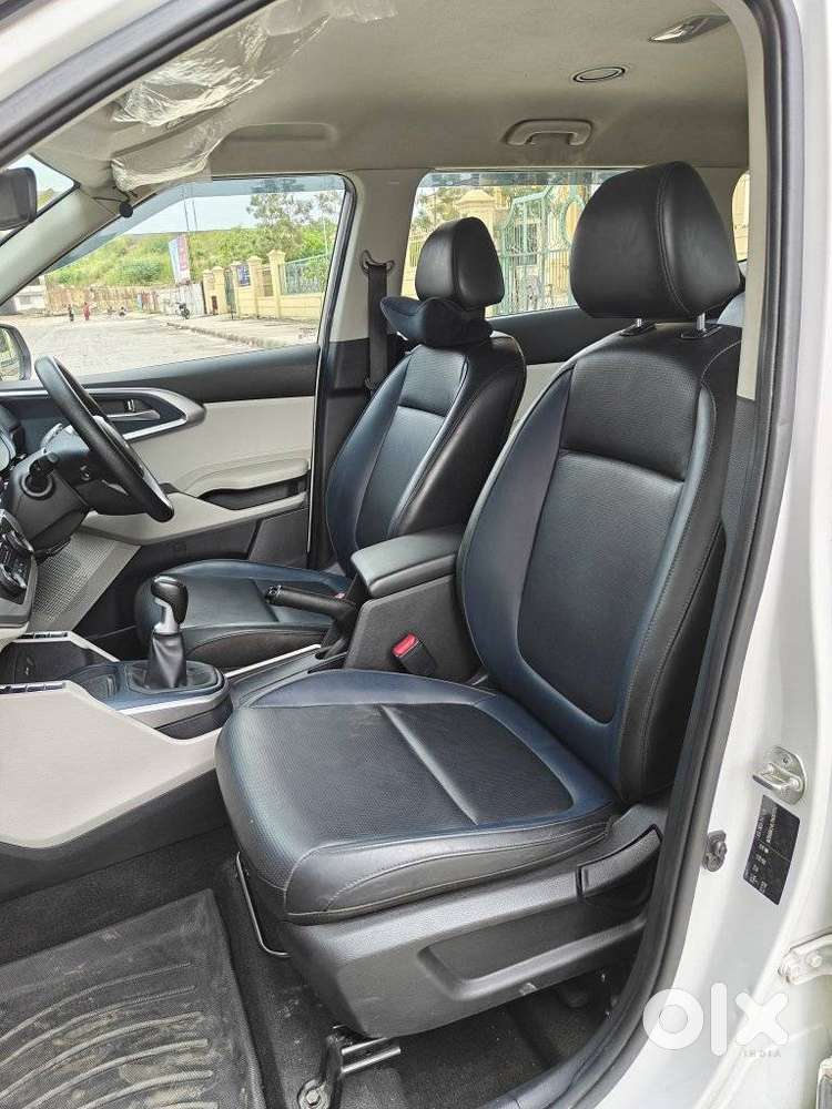 Kia Carens G 1.5 6mt Premium (o) 7-seater, 2023, Petrol