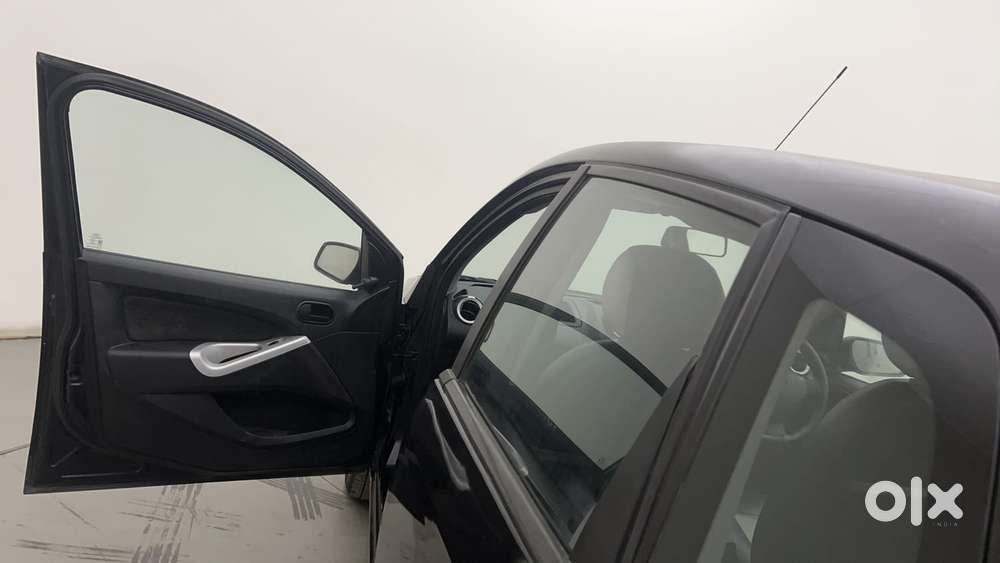 Ford Figo 2010-2012 Petrol Zxi, 2013, Petrol