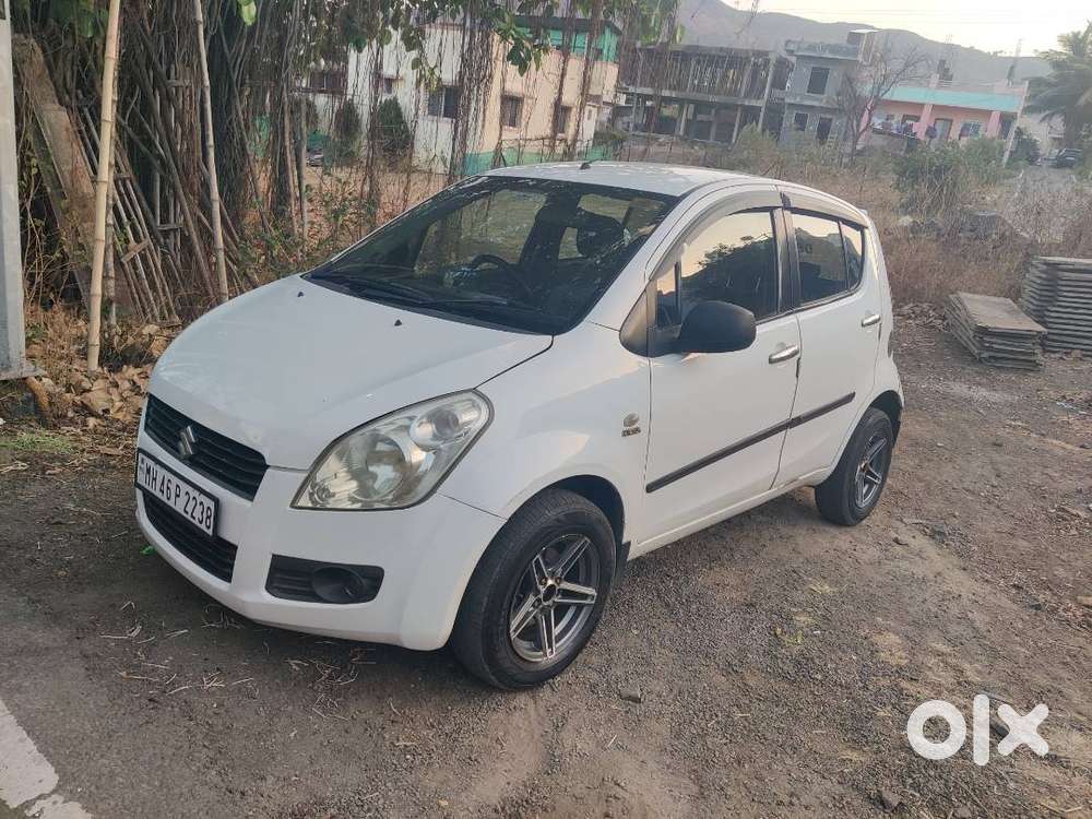 Power Window, Power Steering, Alloy Wheels