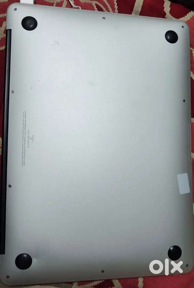 Apple laptop