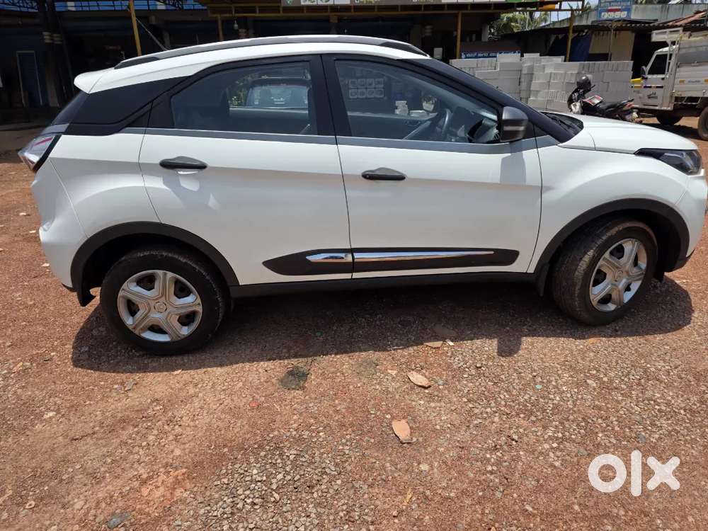 Tata Nexon 2022  Petrol