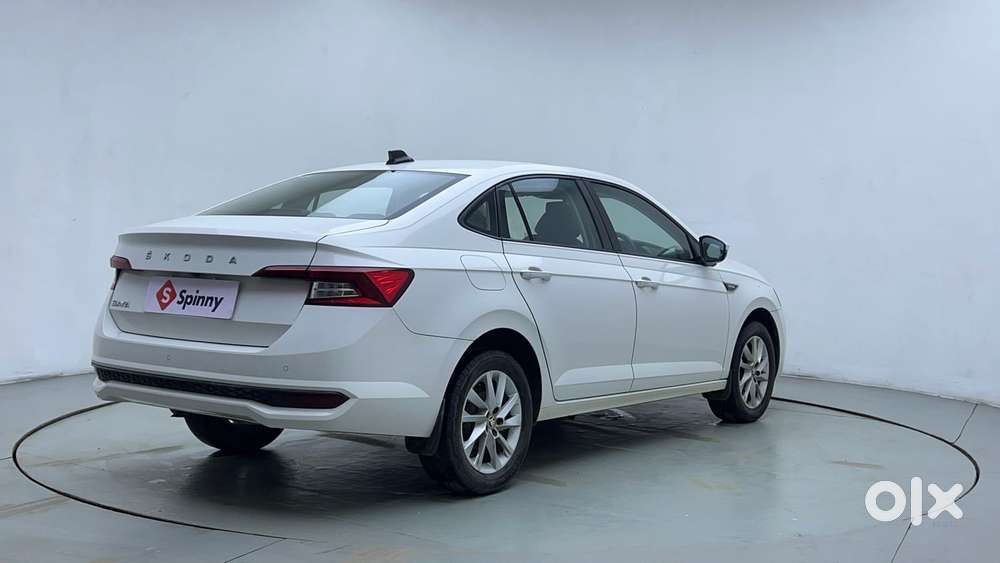 Skoda Slavia Ambition 1.0l Tsi At, 2022, Petrol