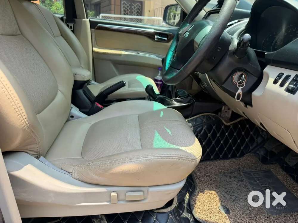 Mitsubishi Pajero Sport 2015



Mitsubishi  Pajero