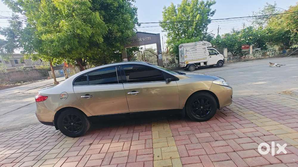 Renault Fluence 2012 Petrol Plus Cng  33500 Km Driven 2nd Owner