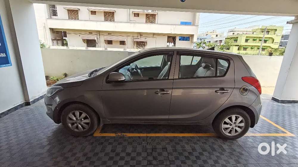 Good Condition Showroom Track..