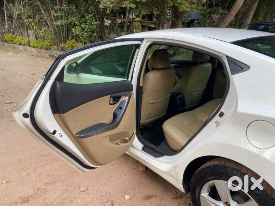 Hyundai Elantra 1.8 Sx Mt, 2014, Petrol