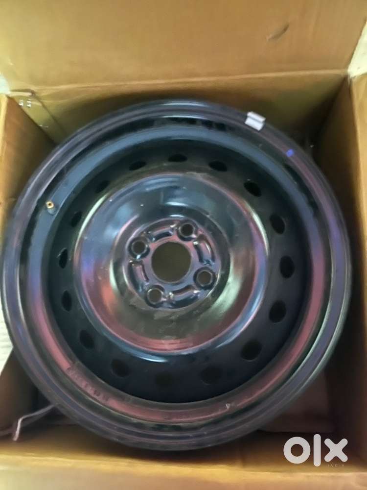 Brand new Nexa Fronx showroom wheel Disks (Black) - Spare Parts in