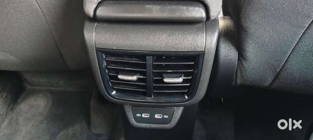 Skoda Kylaq Signature, 2026, Petrol