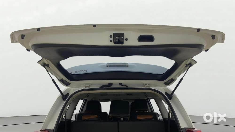 Toyota Innova Crysta [2020-ongoing] 2.4 Gx 7 Str, 2023, Diesel