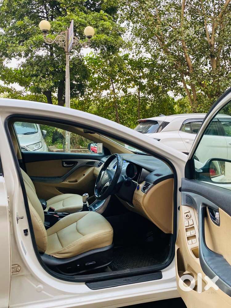 Hyundai Elantra 1.8 Sx Mt, 2015, Petrol