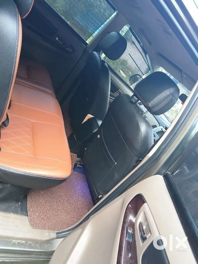 Toyota Innova 2.5 V 7 2015