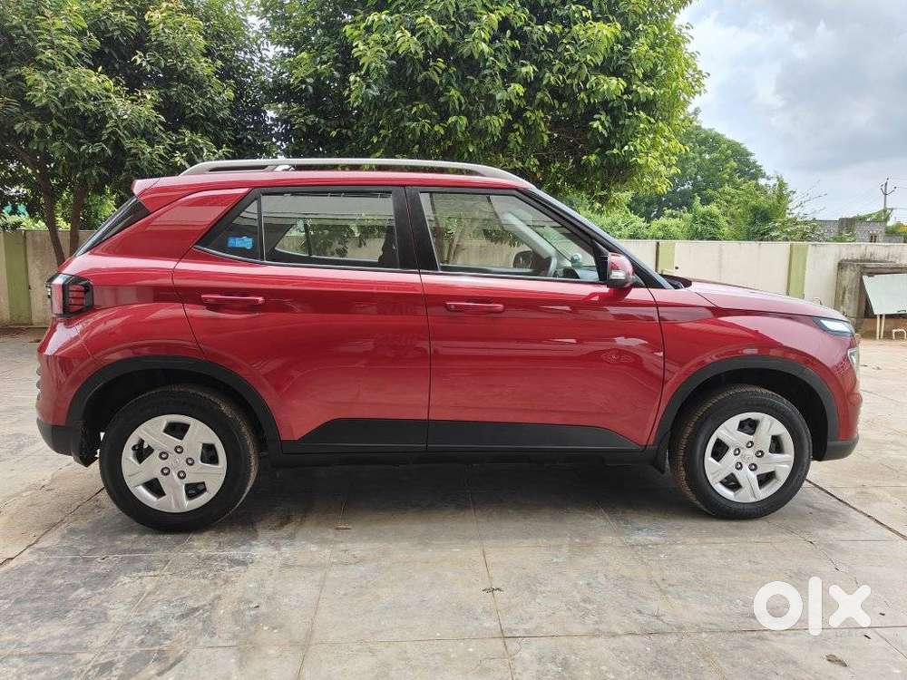 Hyundai Venue 1.2 S (o), 2022, Petrol