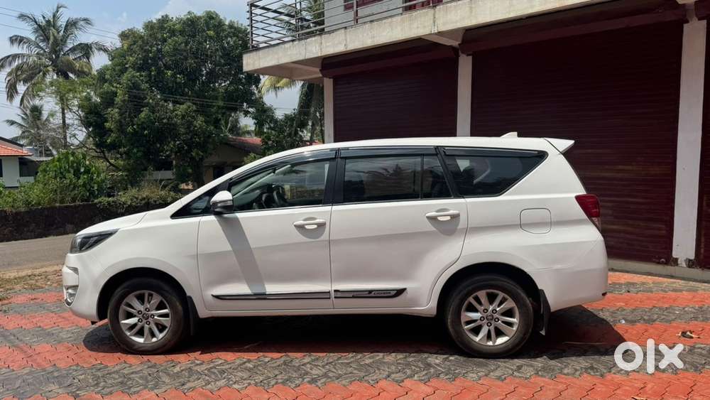 Toyota Innova Crysta 2017