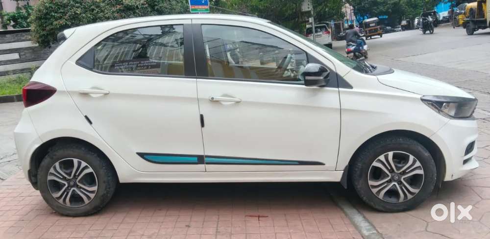 Tata Tiago 1.2 Revotron Xta, 2025, Petrol