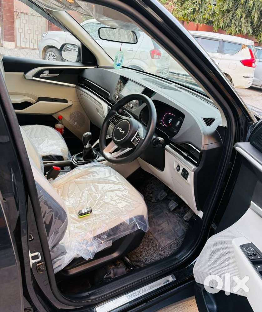 Kia Carens 1.4 Prestige Plus Turbo 7 Str, 2022, Petrol