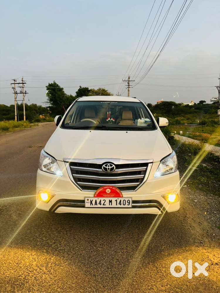 Toyota Innova 2009 Petrol Well Maintained