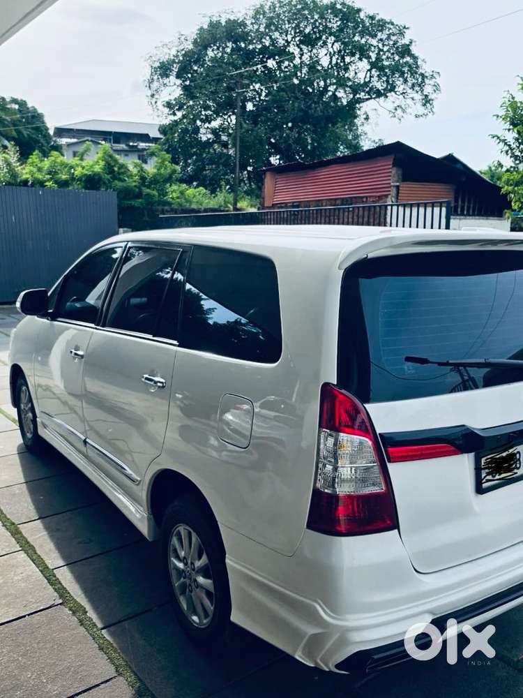 Toyota Innova Diesel 2014 Km Driven
