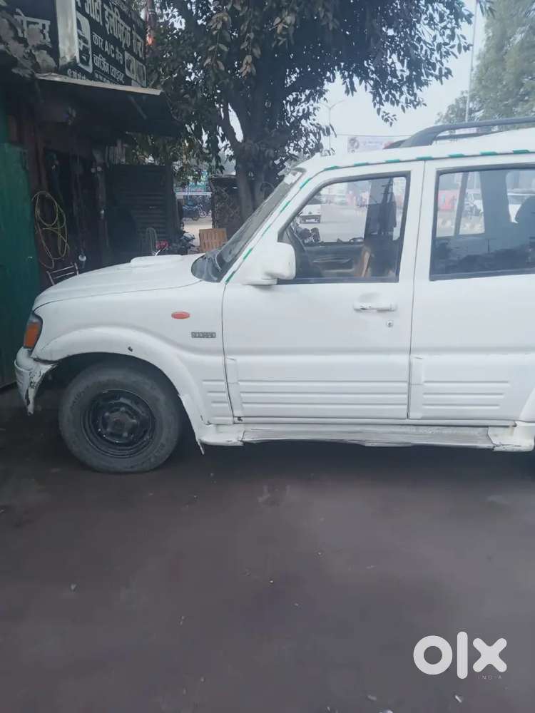 Mahindra Scorpio Classic 2005