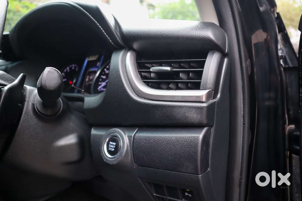 Toyota Fortuner 4x2 At 2.7 Petrol, 2022, Petrol