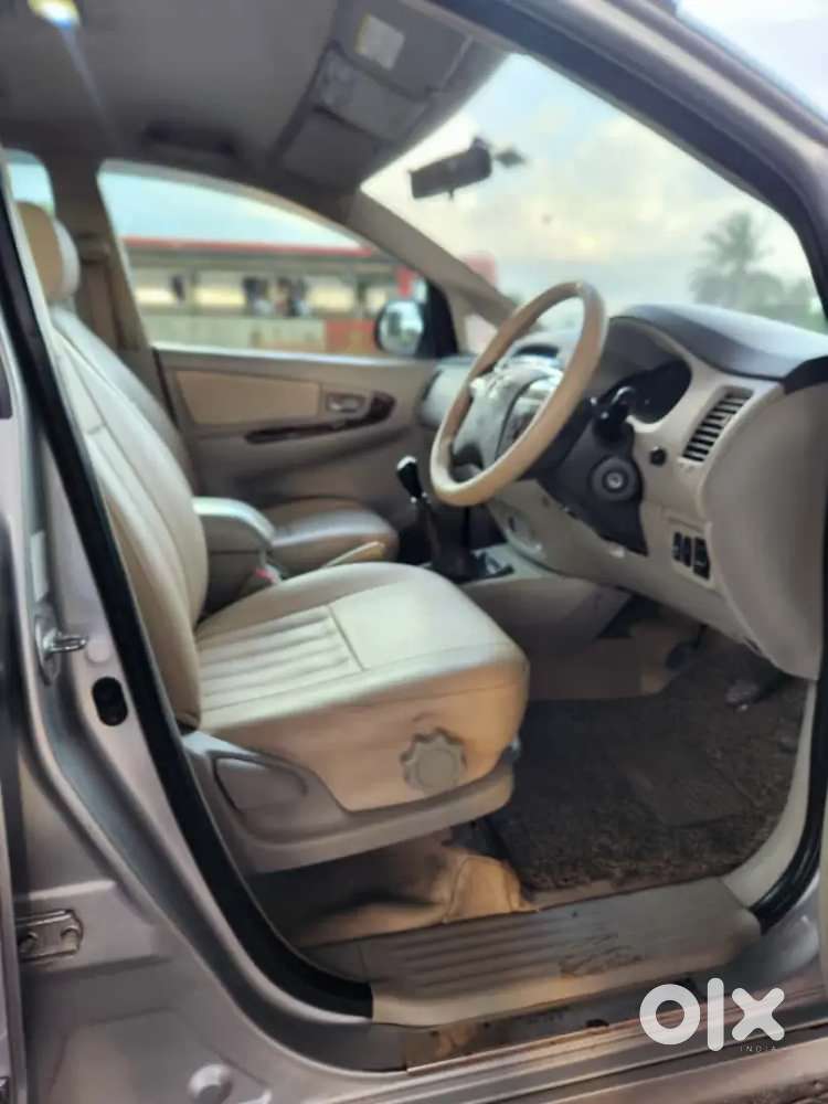 Toyota Innova 2014 Diesel Well Maintained