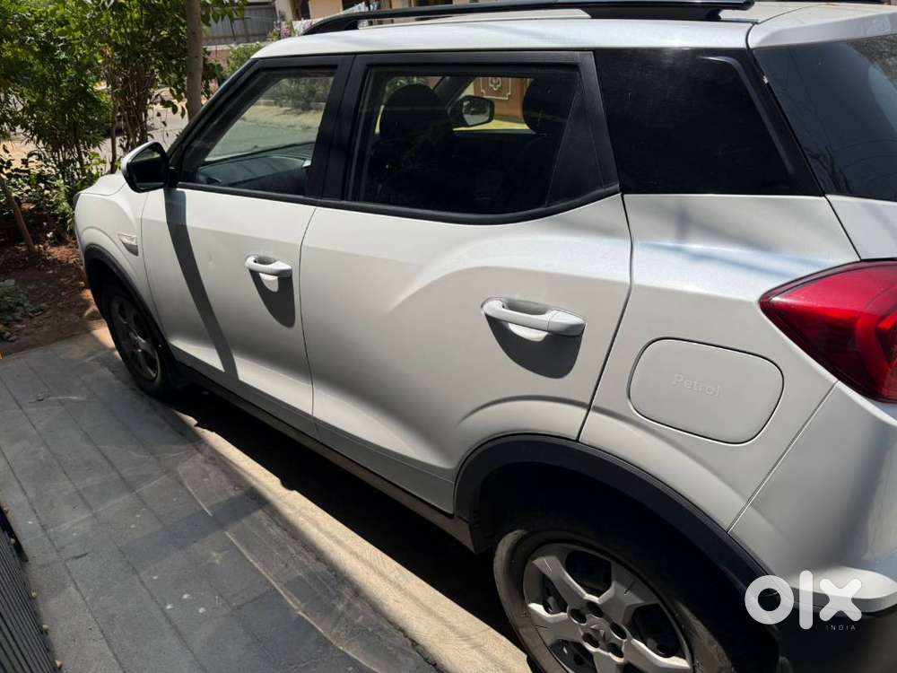 Mahindra Xuv300 2024 Petrol Well Maintained