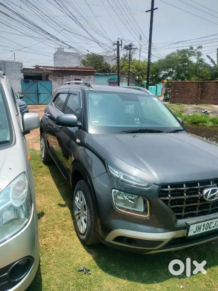 Hyundai Venue Petrol 2022