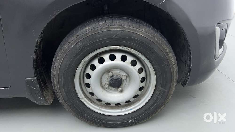 Maruti Suzuki Swift 1.2 Lxi (o), 2017, Petrol