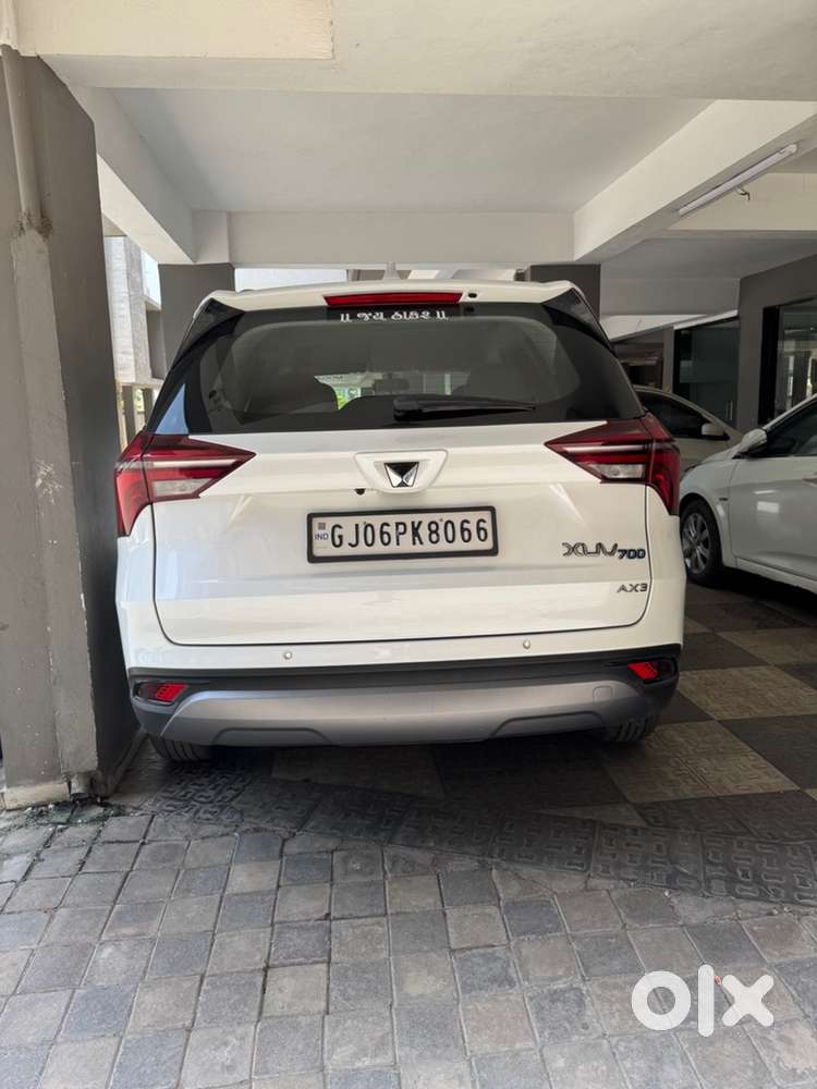 Mahindra Xuv700 Petrol Well Maintained Full Top Condition