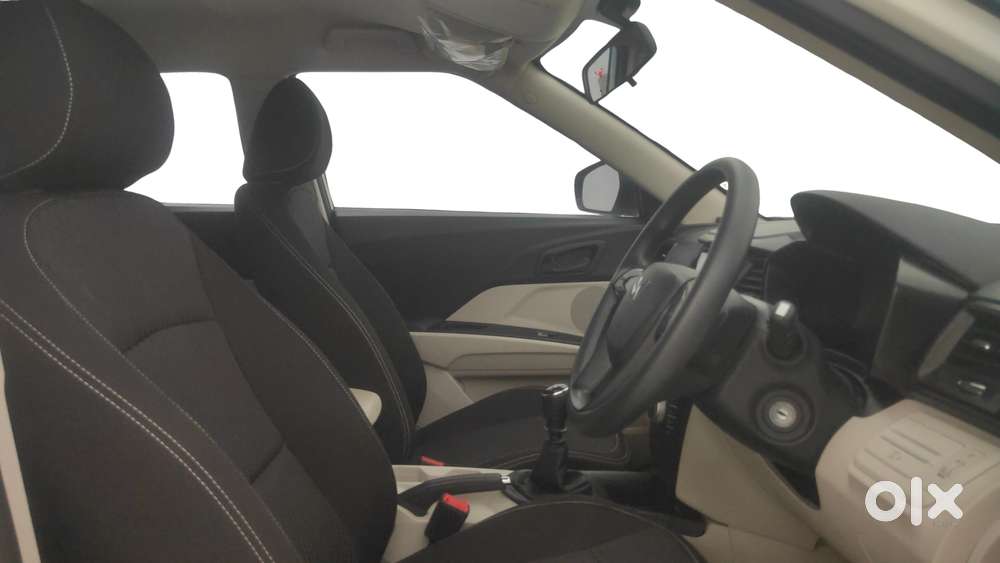 Mahindra Xuv300 W4, 2023, Petrol