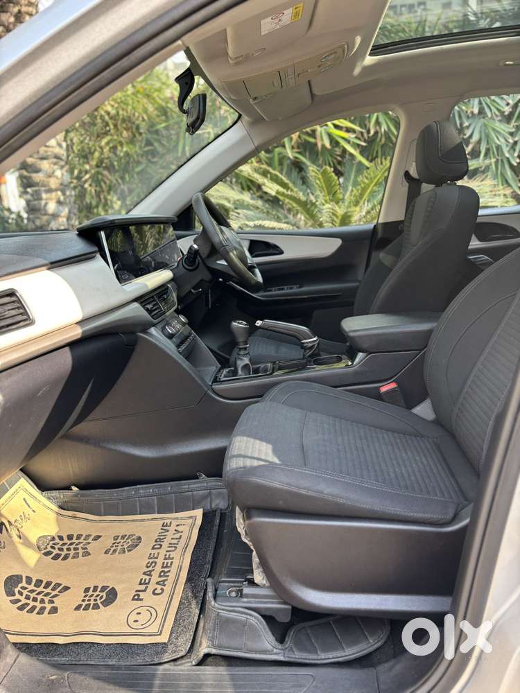 Mahindra Xuv700 2.2 Ax 5 Diesel Mt 7 Str, 2022, Diesel