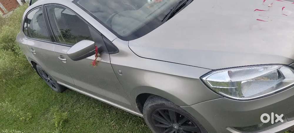 Skoda Rapid 1.6 Ambition 2012