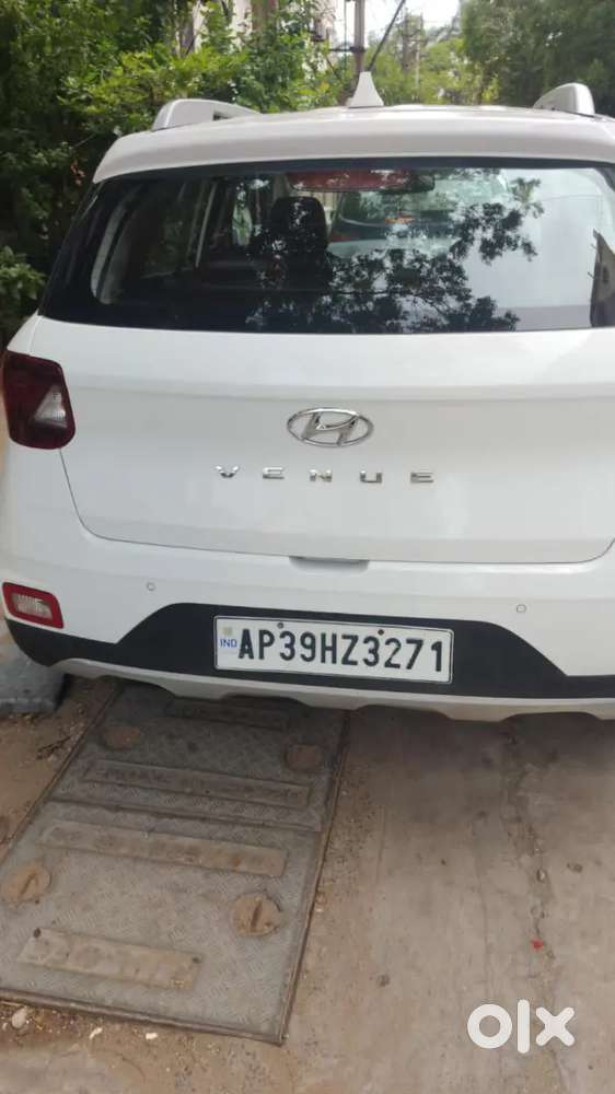 Hyundai Venue 1.2 Plus 2021 Petrol Manual