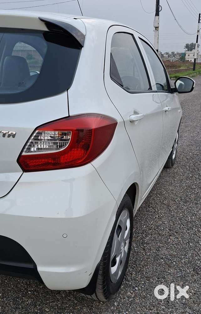 Tata Tiago 1.2 Revotron Xta, 2018, Petrol