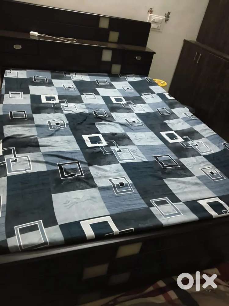 Cot and bed