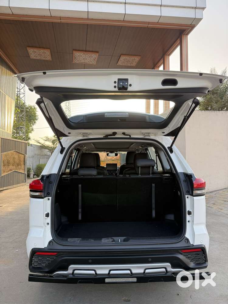 Toyota Innova Hycross 2.0 Vx (o) Hybrid 7 Str, 2024, Petrol