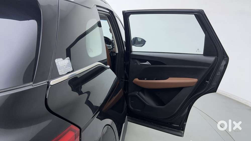 Mg Hector Plus 1.5 Sharp Turbo Cvt 6 Str, 2022, Petrol