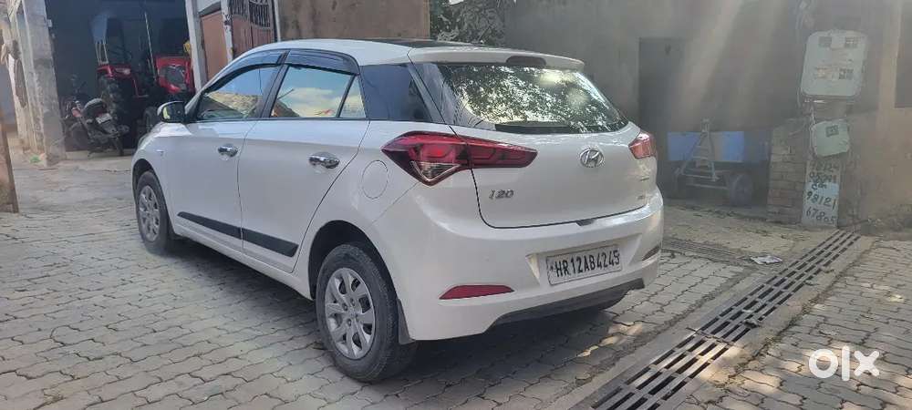 Hyundai I20 2016 Diesel Well Maintained.