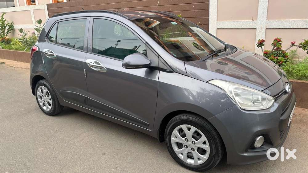 Hyundai Grand I10 Sportz, 2016, Petrol