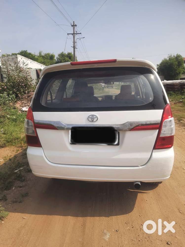 Toyota Innova Cng