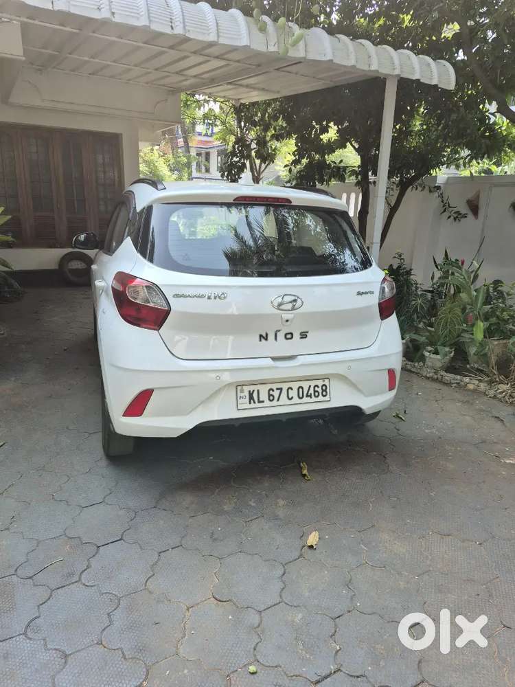 Show Room Conditon,petrol,65000 Km Company Service History