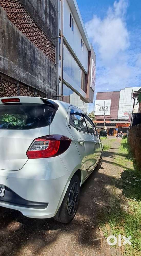 Tata Tiago 1.2 Revotron Xt (o), 2024, Petrol