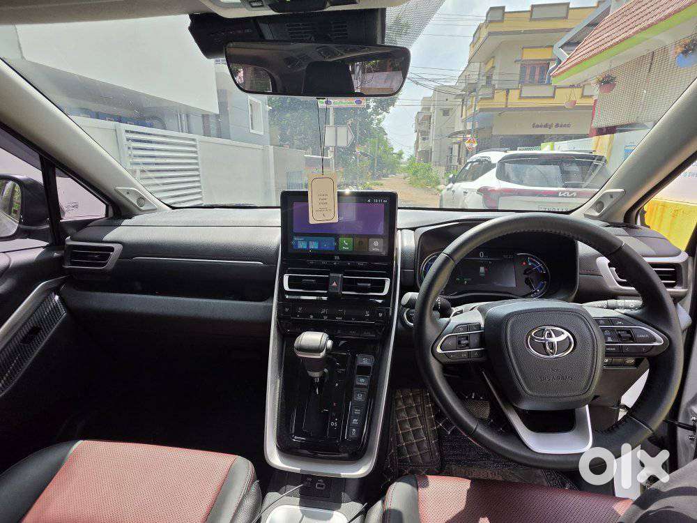 Toyota Innova, 2025, Petrol