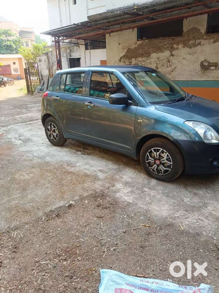 Maruti Suzuki Swift 2009 Cng .