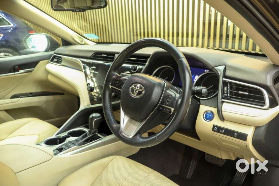 Toyota Camry 2.5l Automatic, 2021, Cng & Hybrids