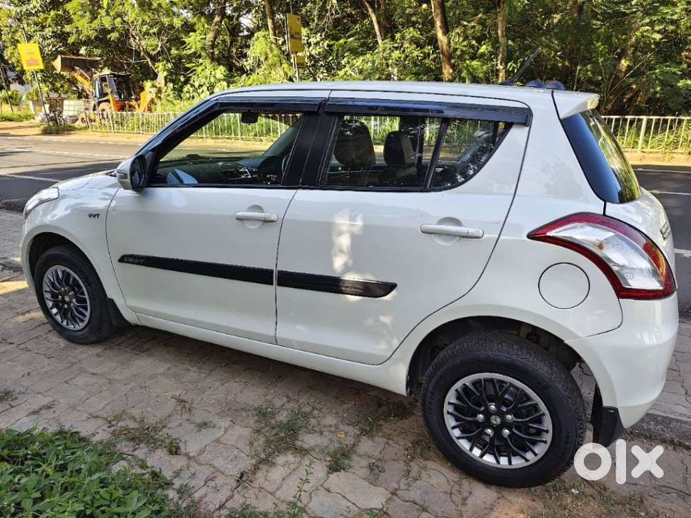 Maruti Suzuki Swift Vxi Optional, 2015, Petrol