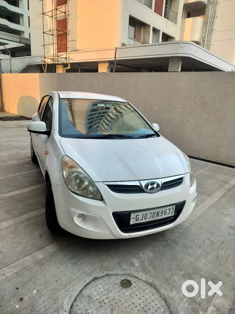 Hyundai I20 Magna (nov 2011) With Good Milage And Best Condition