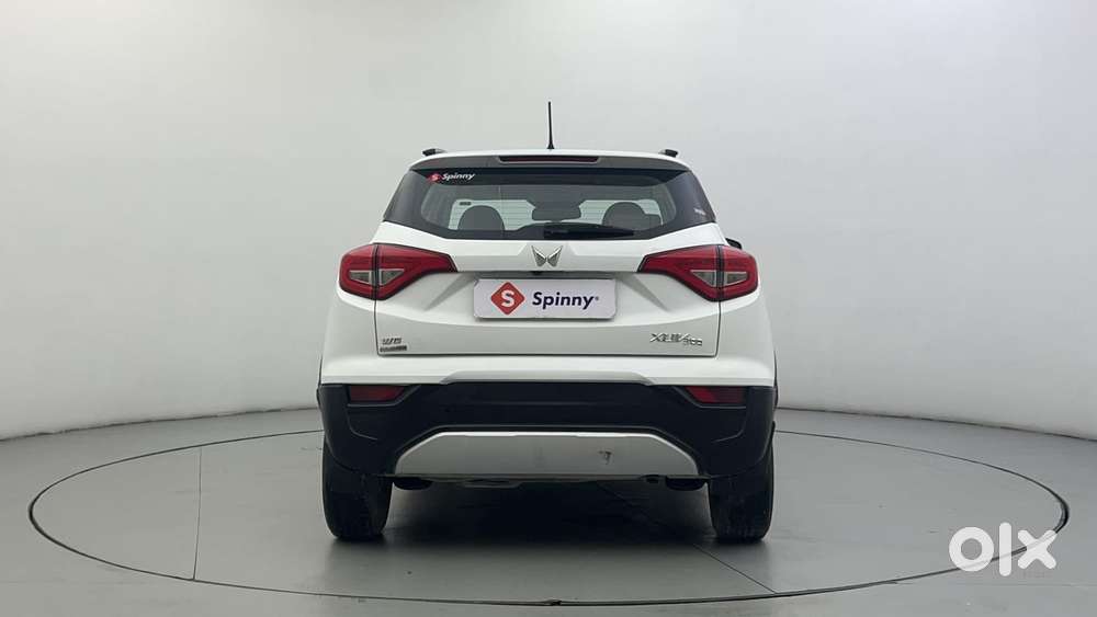 Mahindra Xuv300 W8 (o) 1.5 Diesel Amt, 2023, Diesel