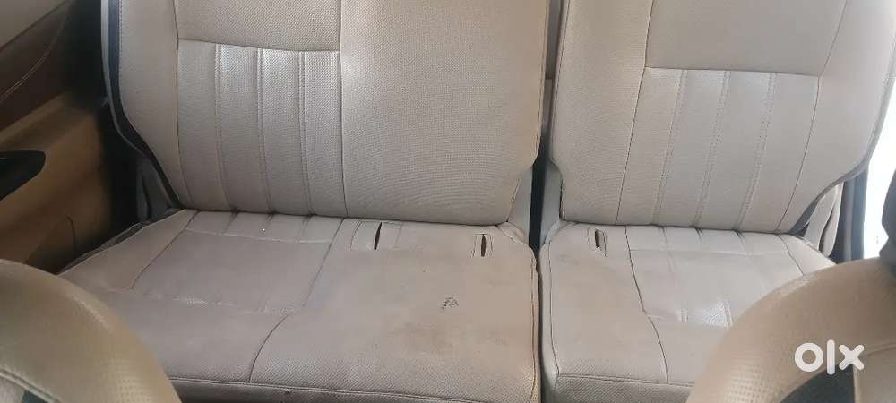 Innova 2016 Diesel 2.5g  Strong Engine  Ready For Commercial Use