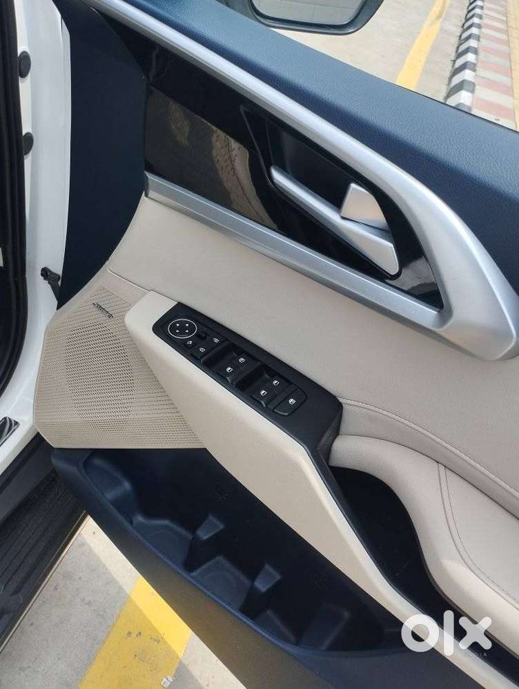 Kia Carens 1.4 Luxury Plus Dct 7 Str, 2022, Petrol