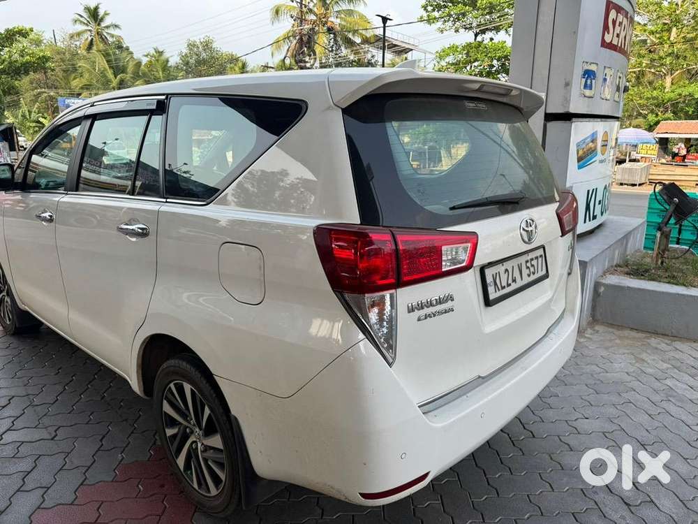Toyota Innova Crysta 2022 Diesel Well Maintained